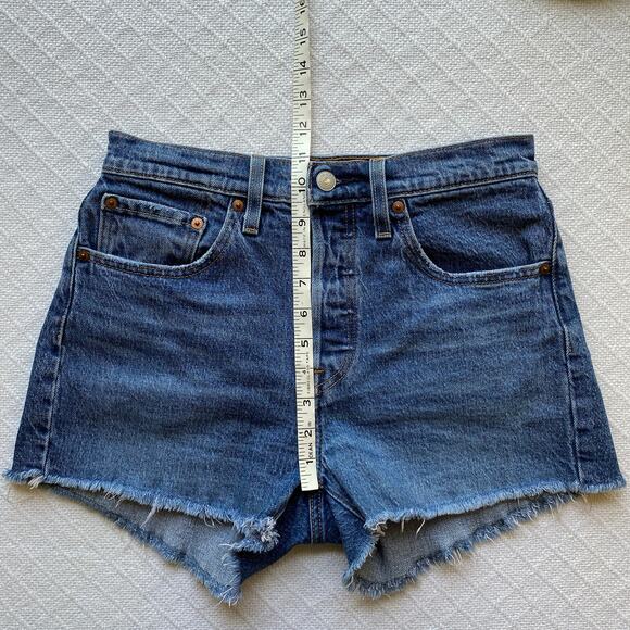 Levi's Women's 501 Cut Off Jean Shorts High Rise Button Fly Blue Denim Size 27 - Picture 5 of 11